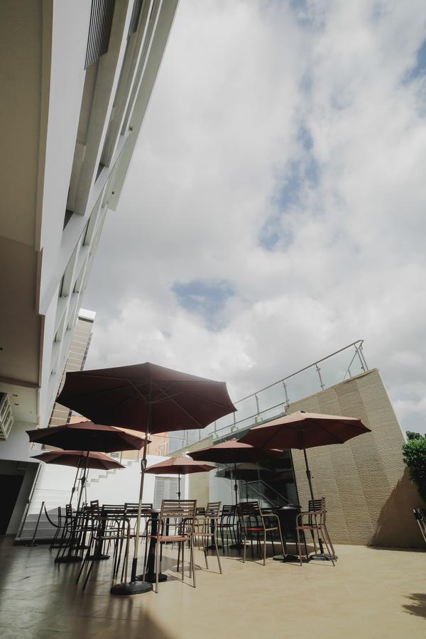 The Carmen Hotel Нага Экстерьер фото