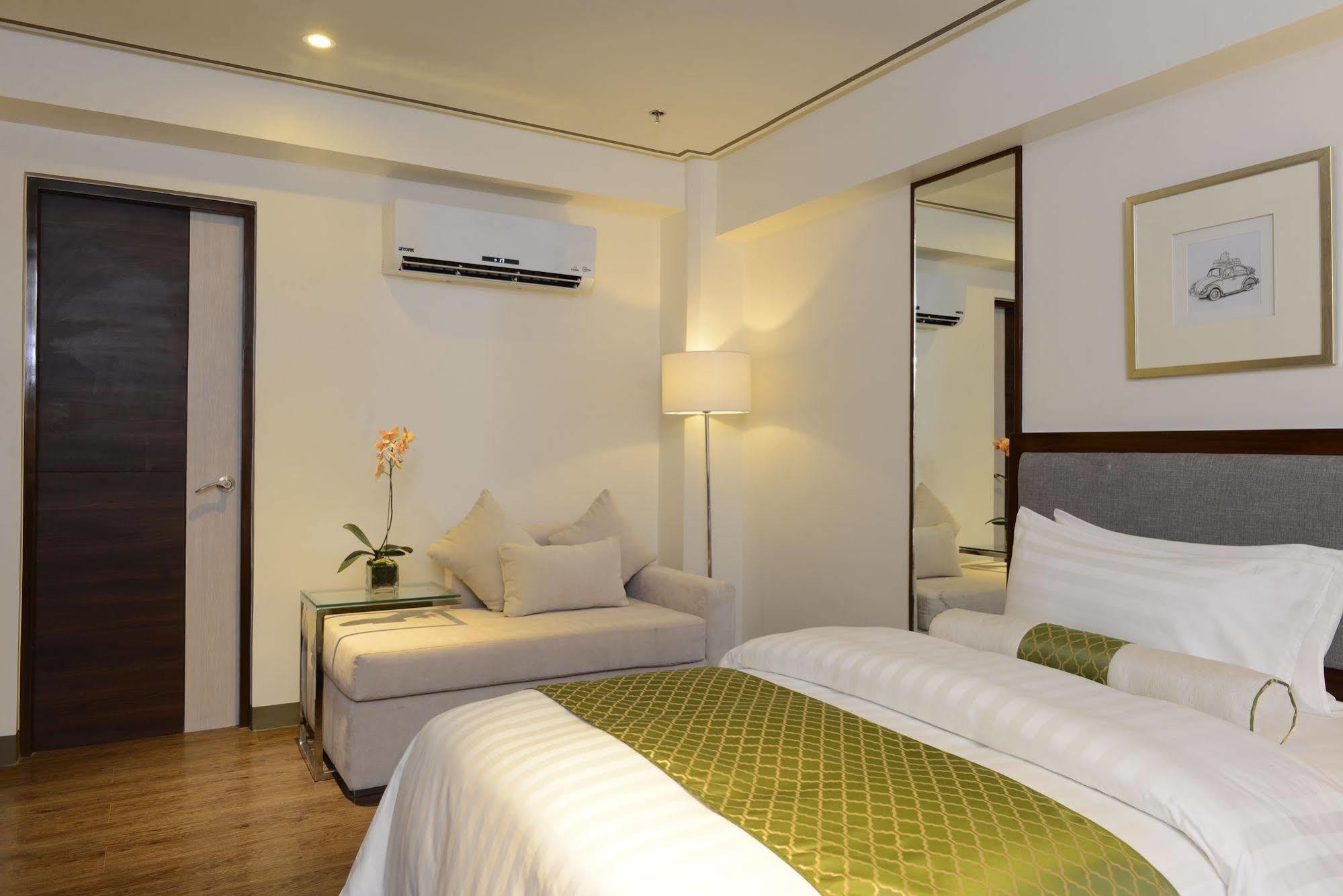 The Carmen Hotel Нага Экстерьер фото