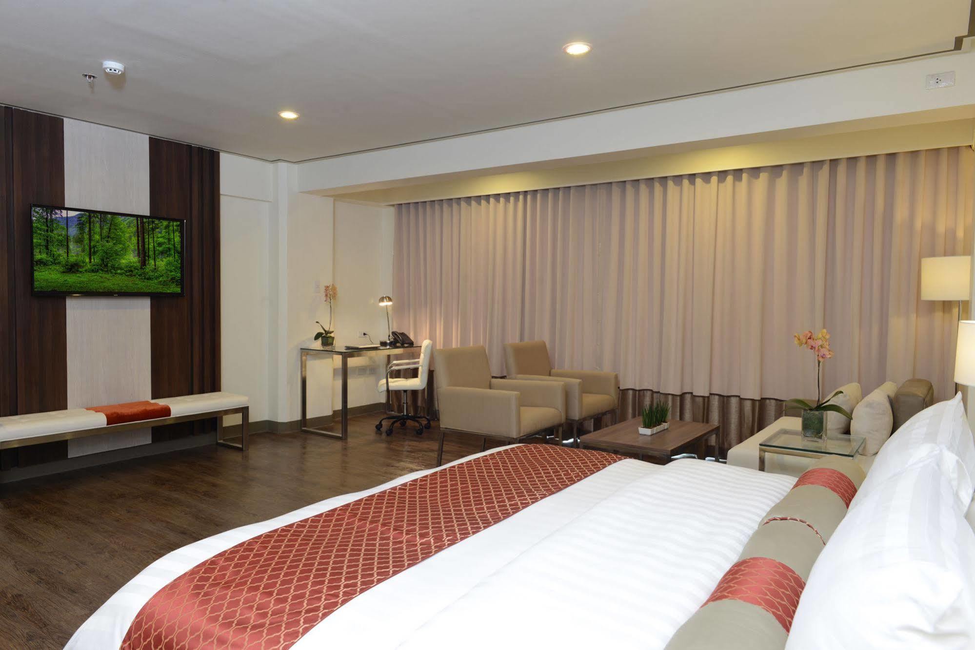 The Carmen Hotel Нага Экстерьер фото