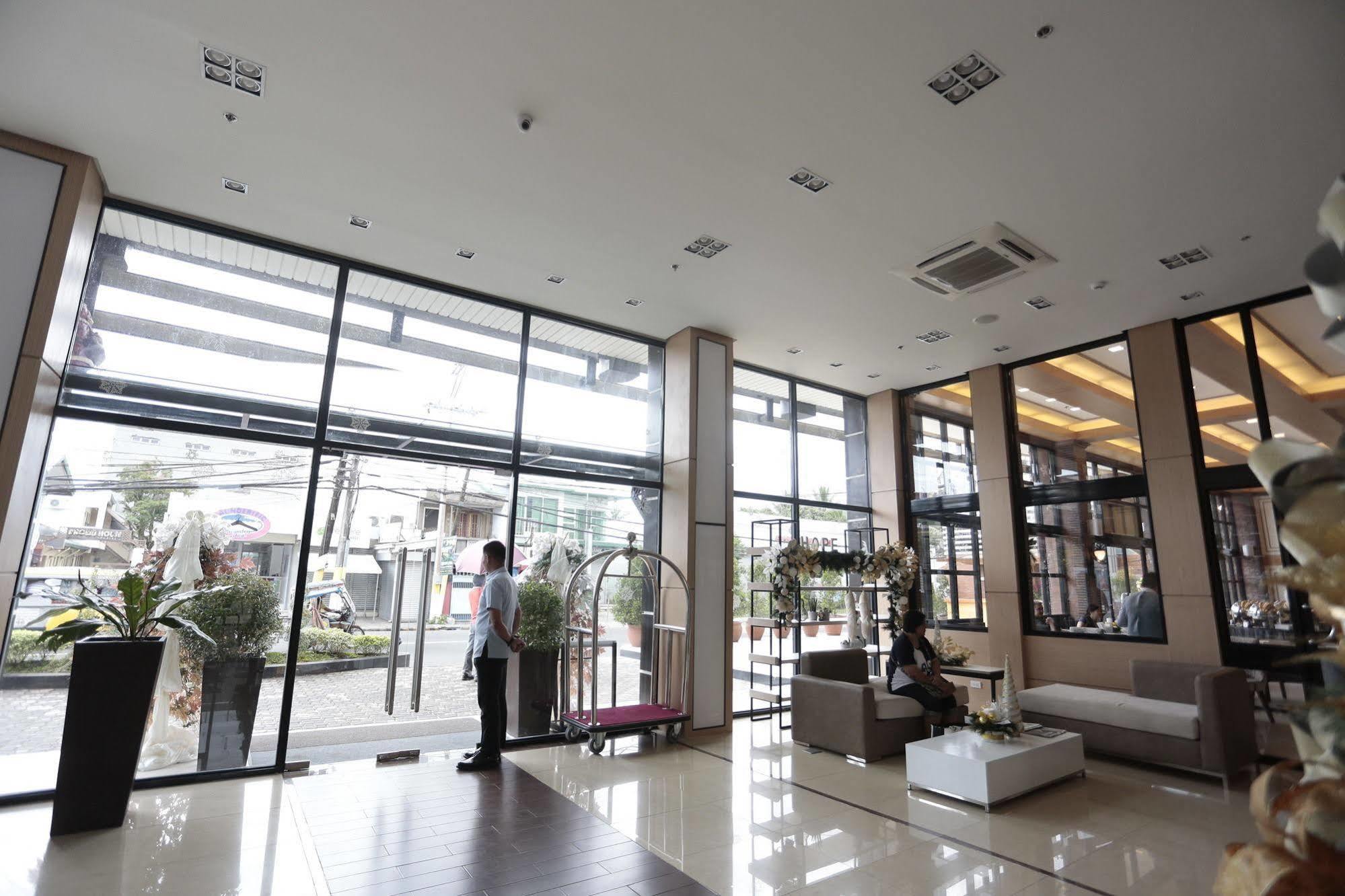 The Carmen Hotel Нага Экстерьер фото